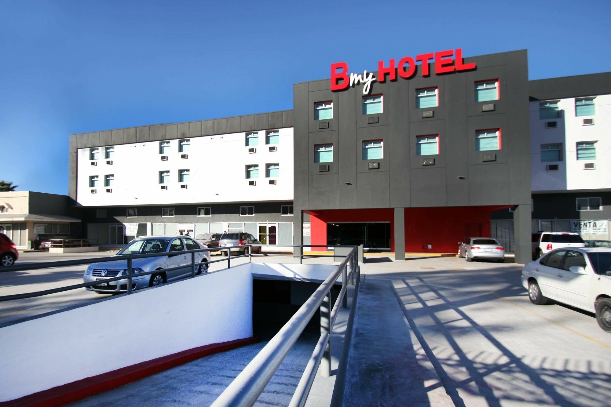 B My Hotel Tijuana Exterior photo